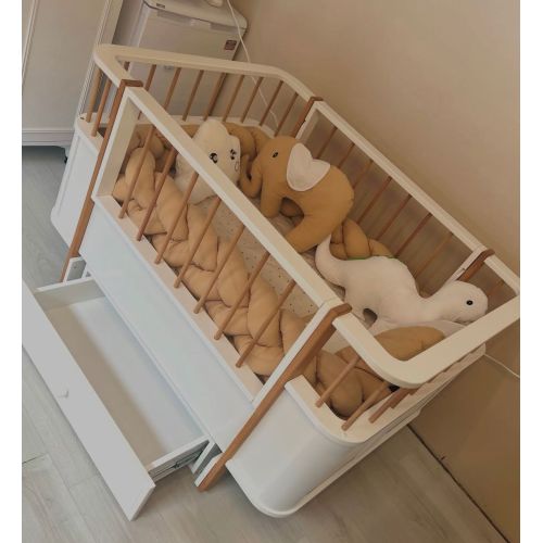 Uzayan Büyüyen Beşik Çekmeceli ve Sallanır  80x130 cm x 80x180cm Meşe-Beyaz